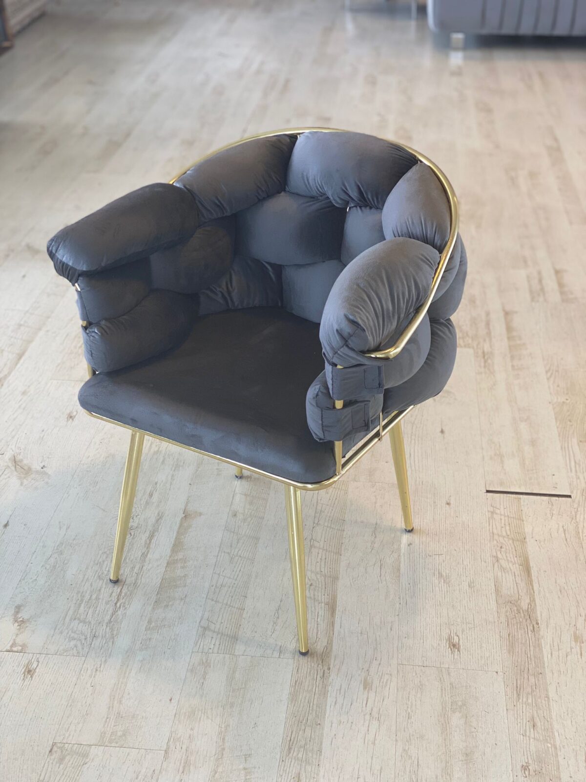 Wavy Fluwelen Stoelen - Metalen Poten - Grijs - Görsel 1