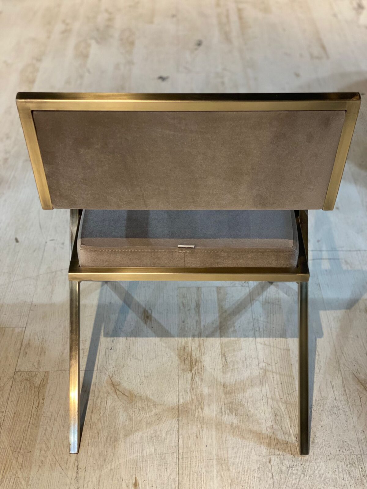 Elegante Fluwelen Stoel - Metalen Poten - Lichtbruin - Görsel 3