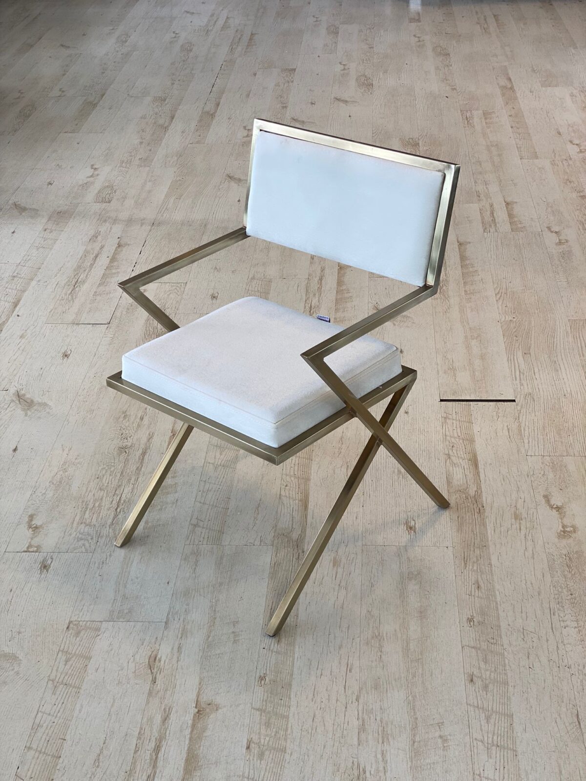 Elegante Fluwelen Stoel - Metalen Poten - Wit - Görsel 1