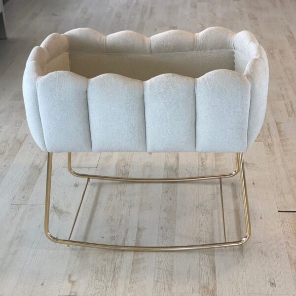 Luxe Schelpen Baby Wieg - Teddystof Met Metalen Poten - Creme Kleurig