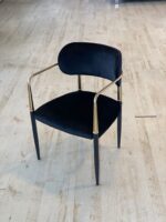 Fluwelen Stoel Met Metalen Armleuningen – Zwart/Gold