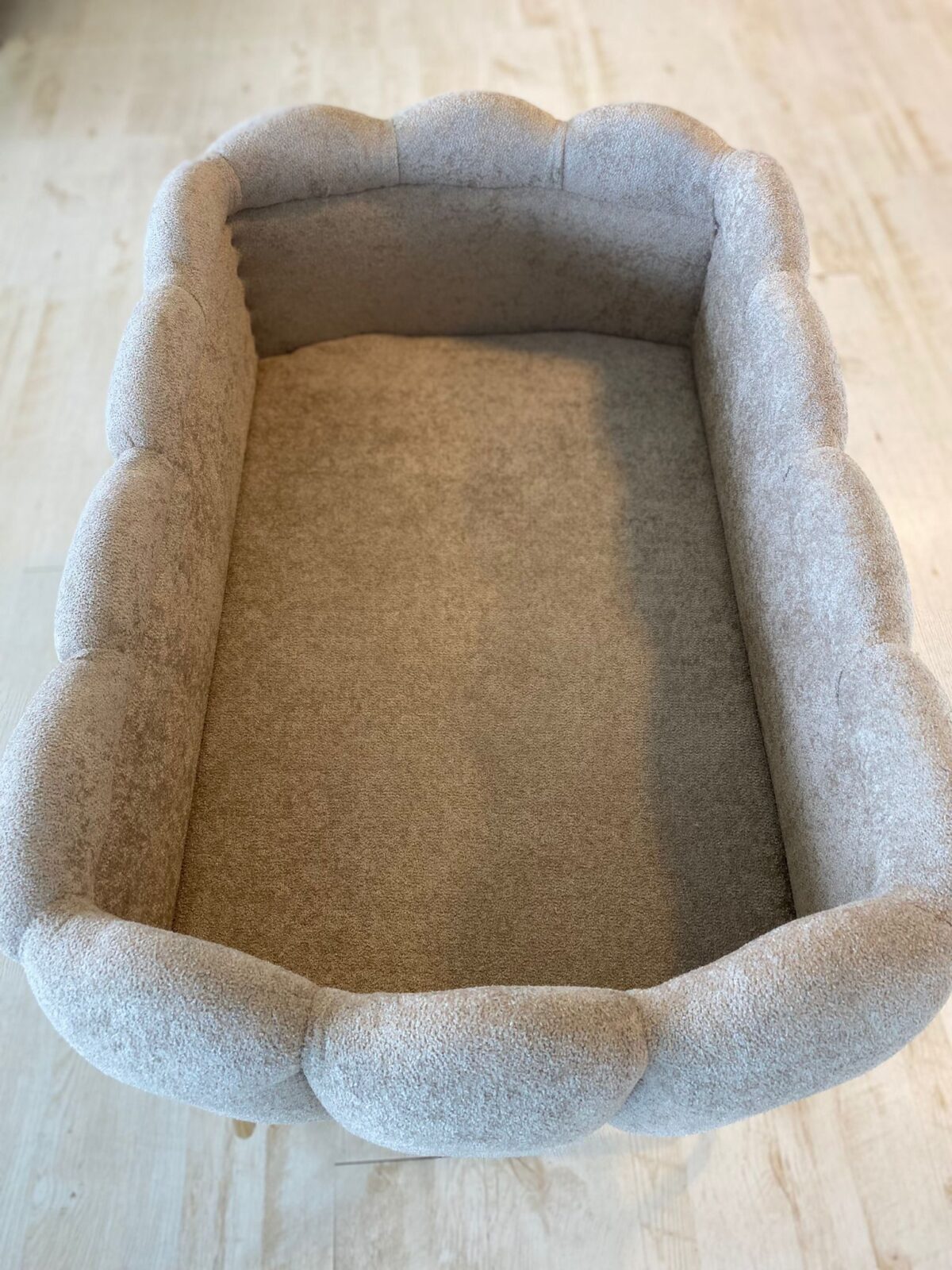 Luxe Schelpen Baby Wieg - Teddystof Met Metalen Poten - Lichtbruin – Image 2