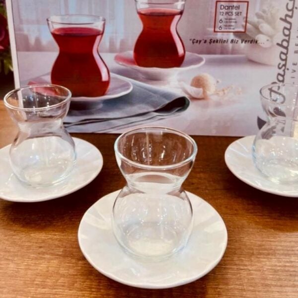 Pasabahce Dantel - Set Turkse Theeglazen Met Porseleinen Onderzetters - 12-Delig - 145 ml