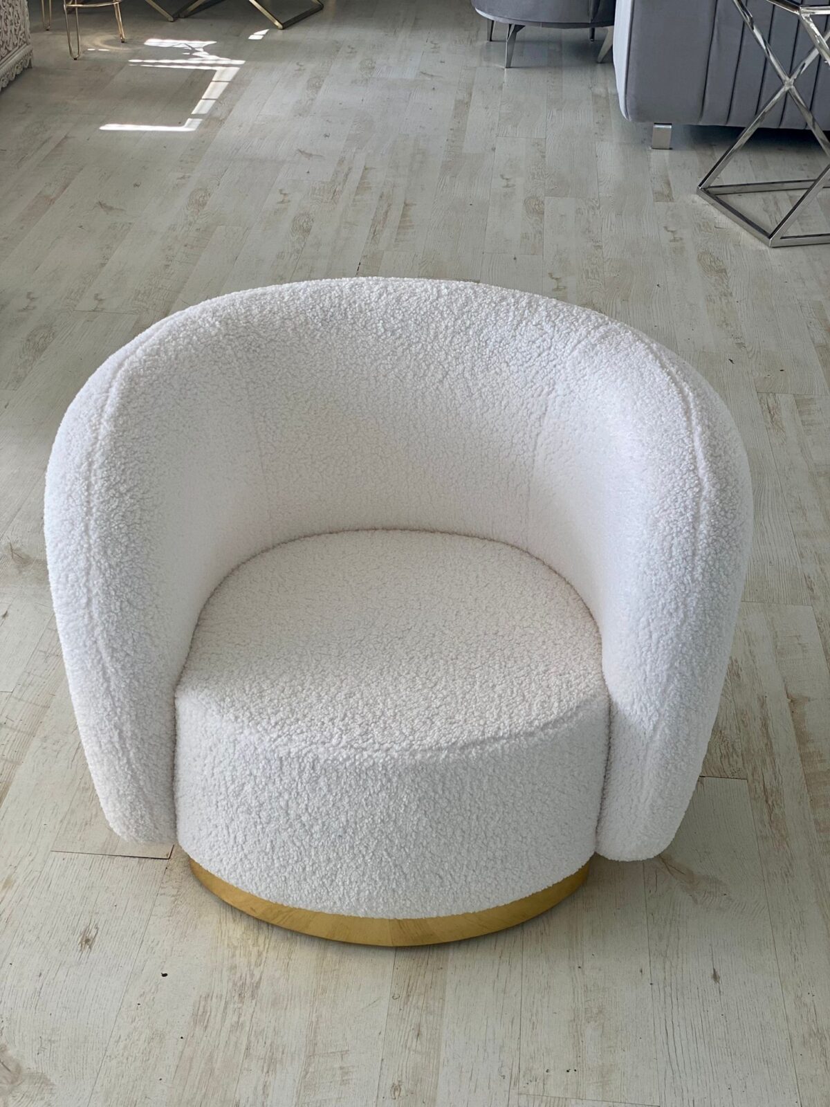 Luxe Witte Fauteuil -  Teddystof -  Met Gouden Poot - 81 cm x 106 cm - Image 2