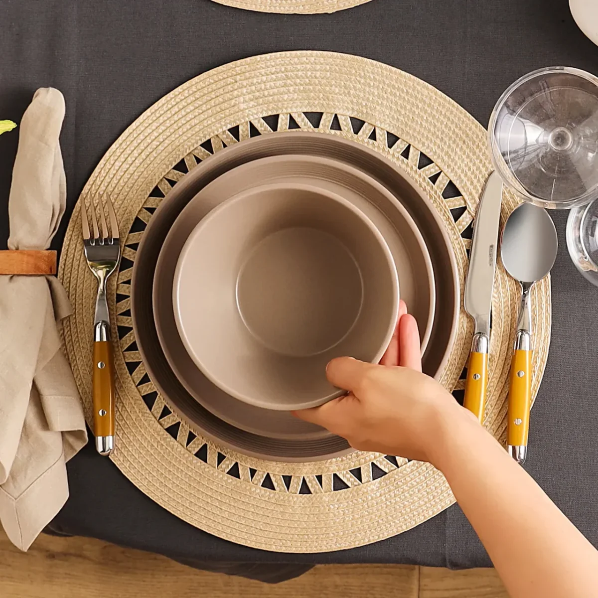 Karaca Mirum - Stoneware Serviesset - 4-Persoons - 12-Delig - Image 2