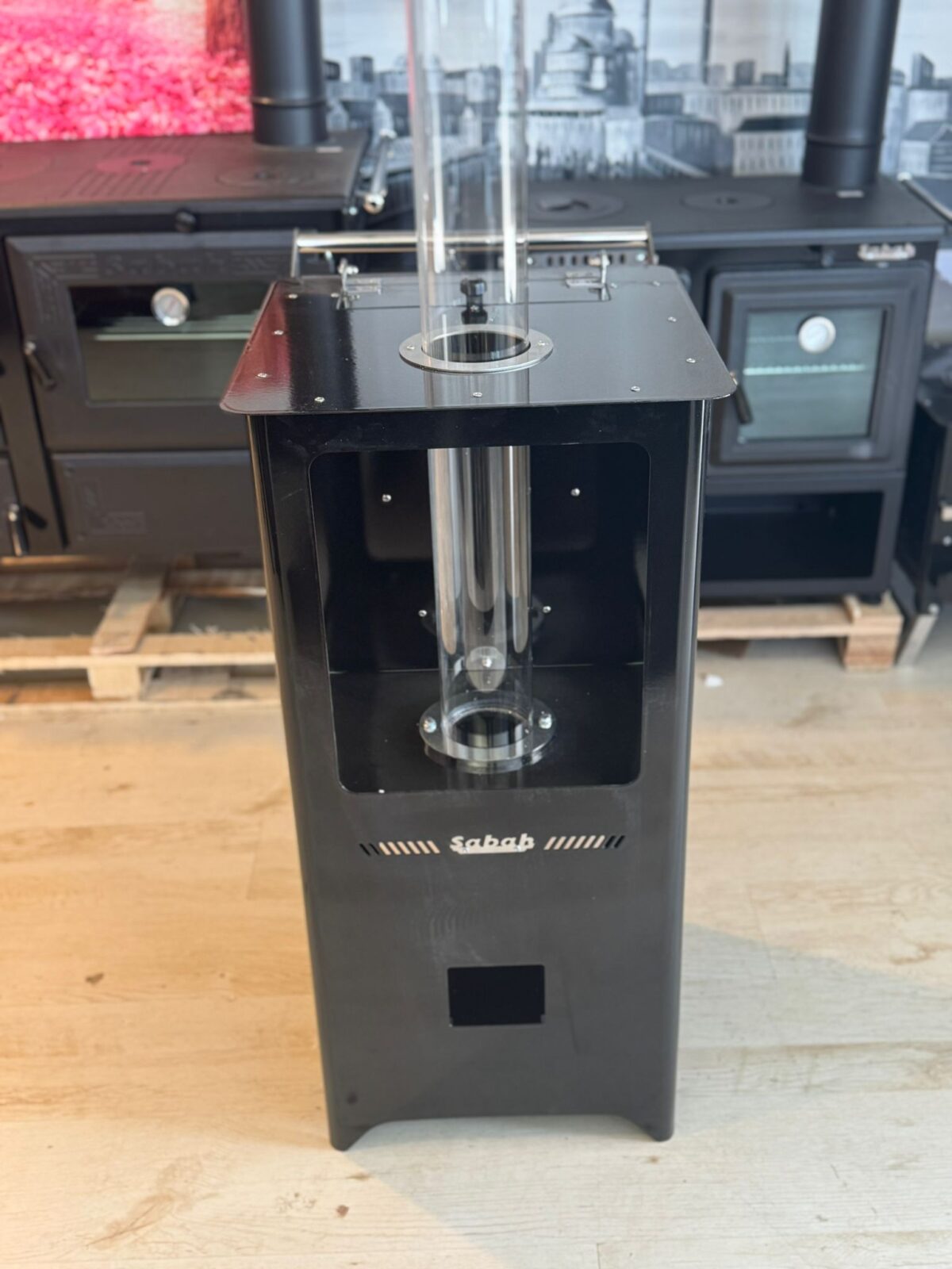 PLT01 Pelletkachel met Glazen Pijp – Draagbare en Stijlvolle Buitenverwarming met 7 kg Capaciteit-  Modern Ontwerp - Inclusief  Schraper, Haak en Bakplaat – Image 6