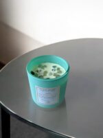 Ekselans EK-197 – Geurkaars Turquoise – 10 x 11 cm – Lily, Sweet Pea & Sage – 95% Sojawas – Luxe Interieurkaars – Image 3