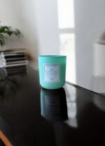 Ekselans EK-197 – Geurkaars Turquoise – 10 x 11 cm – Lily, Sweet Pea & Sage – 95% Sojawas – Luxe Interieurkaars