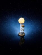 Ekselans EK-398 - Astronaut Tafellamp – Ruimtevaart Design – 13 x 35 cm – Sfeerverlichting voor Kinderkamer of Bureau