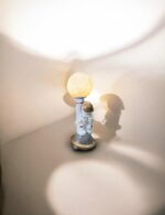 Ekselans EK-398 - Astronaut Tafellamp – Ruimtevaart Design – 13 x 35 cm – Sfeerverlichting voor Kinderkamer of Bureau - Afbeelding 2
