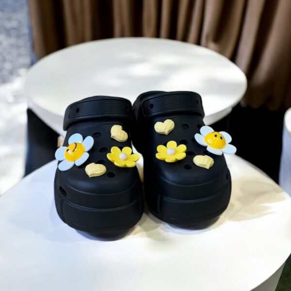 Ekselans EK-170 - Zwarte Klomp Slippers met Bloem Versiering – Unisex Comfort Slippers met Hoge Zool – Maat 35/36