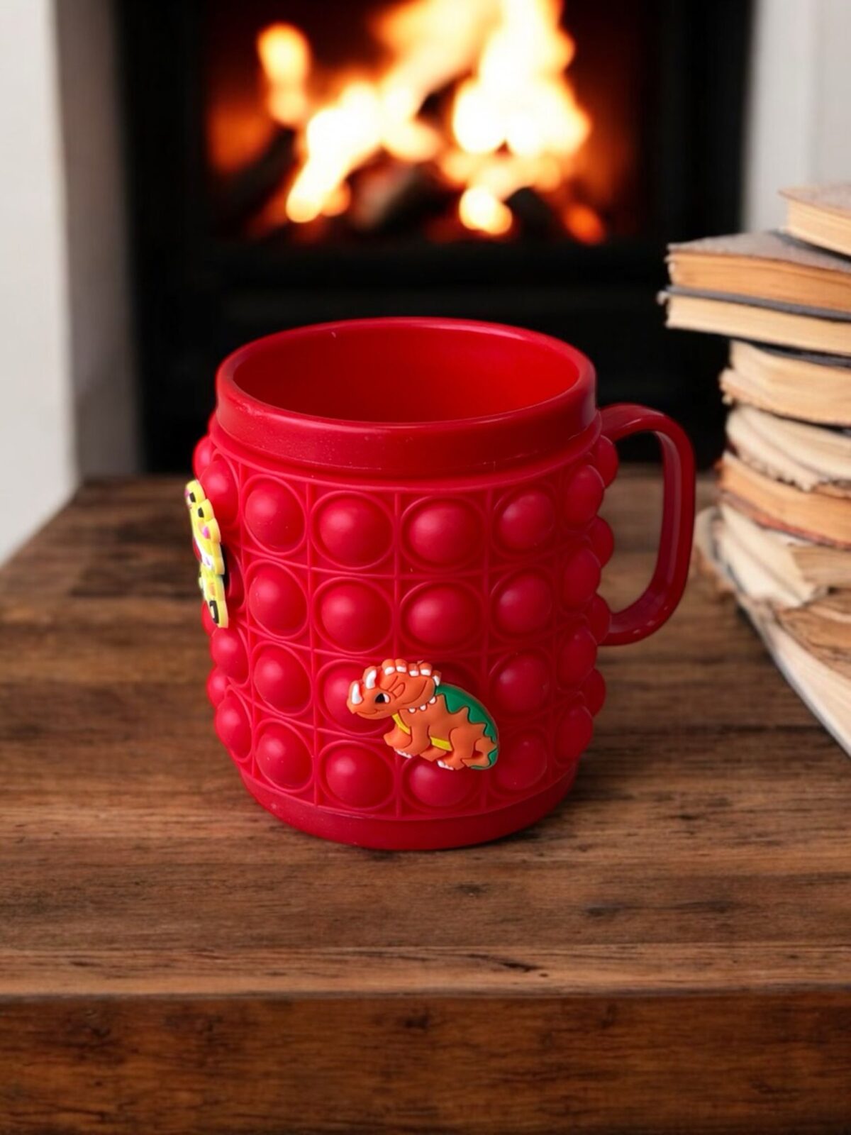 Ekselans EK-326 - Rode Siliconen Drinkbeker met Handvat – Pop It Design – Inclusief Jibbitz-Stijl Versiering – 12 x 9,5 cm - Görsel 1