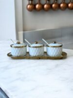 Ekselans EK-528 – 4-delige Set Keramische Kruidenpotjes – Wit met Goud – Inclusief Lepels, Deksel & Dienblad – 31 cm