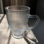Ekselans - Geribbelde Glazen Schenkkan – met Handgreep - 1400 ml