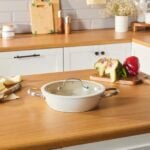 Karaca Swiss Crystal - Lage Kookpan met Deksel – 26 cm – Inductie Geschikt – RVS Handgreep